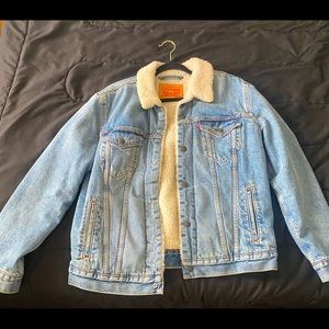 Levi’s Sherpa jean jacket. Size L